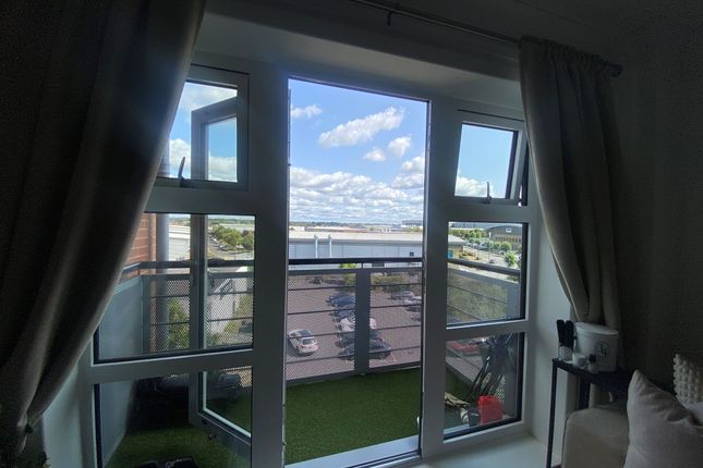 Flat 71, Priory Heights, Slough photo 5