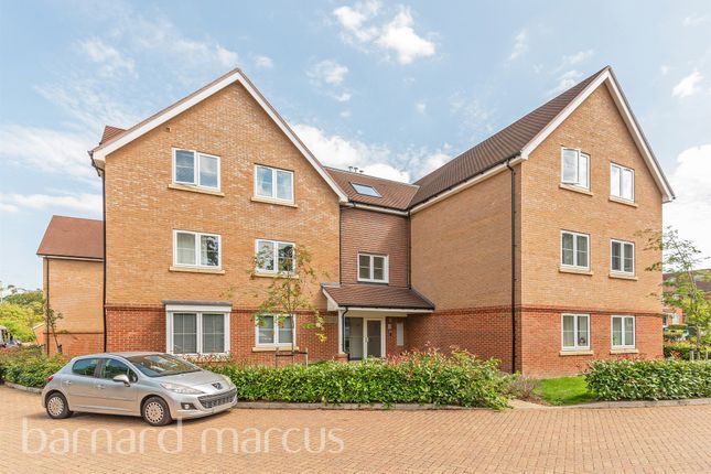 Thumbnail Flat for sale in Ceres Crescent, Epsom