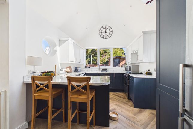 15, Rosemary Avenue, West Molesey photo 2