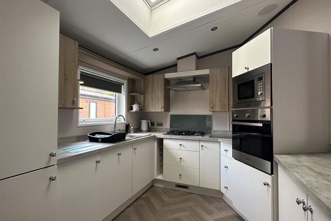 Portrush 8, Truemans Lodge, Wapplington Lane, Allerthorpe photo 4