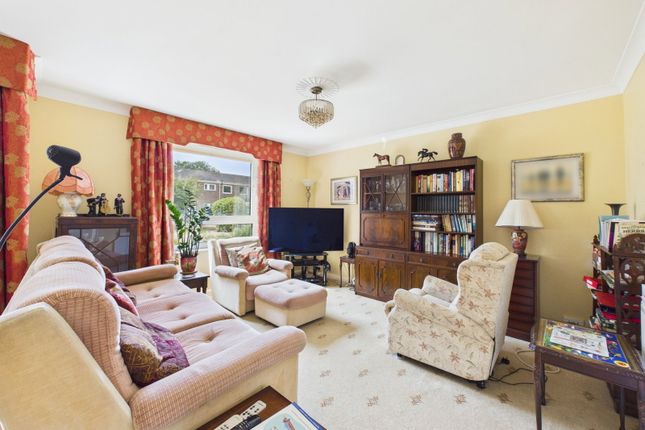 1 Lichfield Court, Pevensey Garden, Worthing photo 2