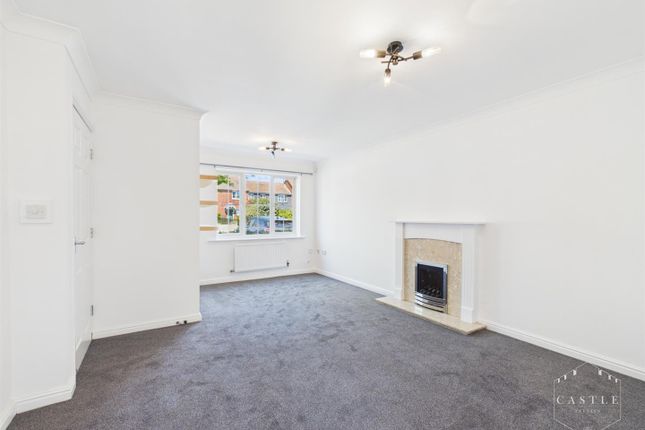 34, Paddock Way, Hinckley photo 2