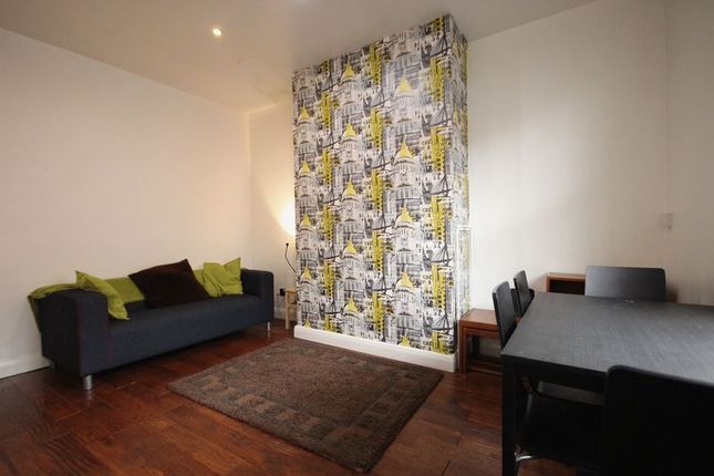 Terraced house to rent in Harold Place, Hyde Park, Leeds