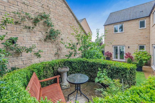 1, Oak Lane, Peterborough photo 2