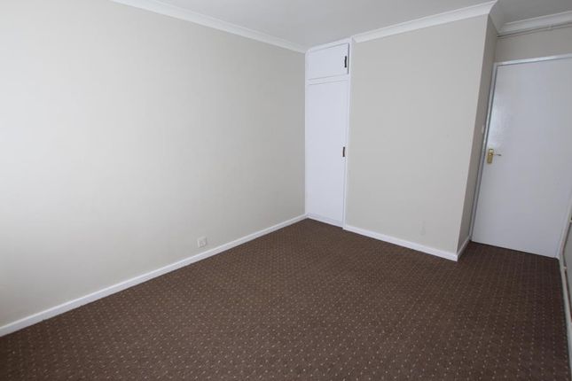7, Radstone Court, Woking photo 4
