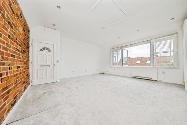 Blenheim Drive, Colchester photo 2