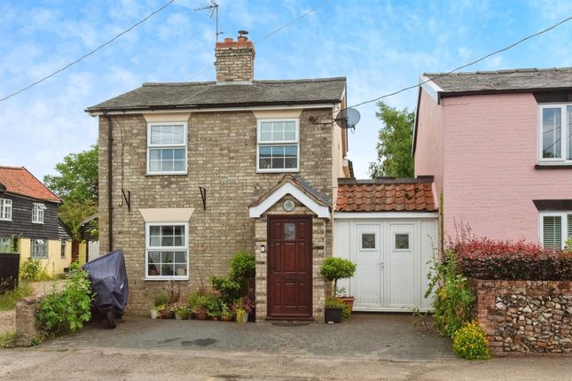 Thumbnail Link-detached house for sale in High Street, Hopton, Diss