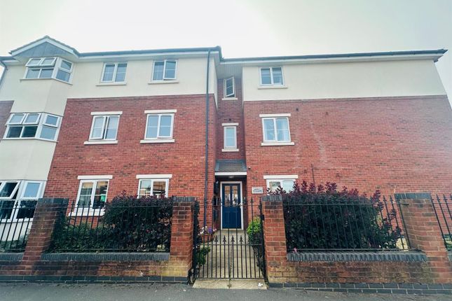 Flat 4, 82, St. Nicolas Park Drive, Nuneaton photo 2