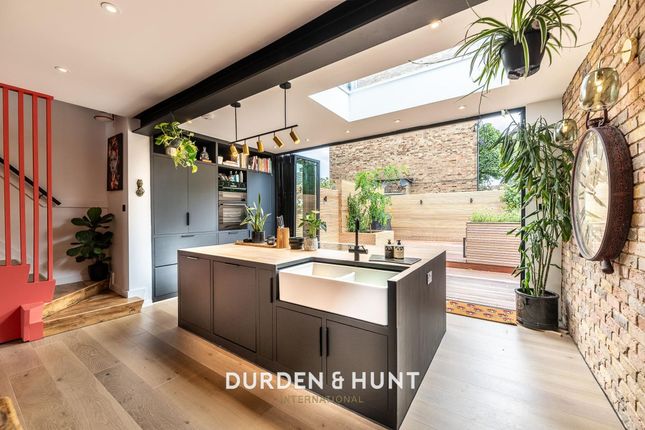 65 Nightingale Lane, London photo 3