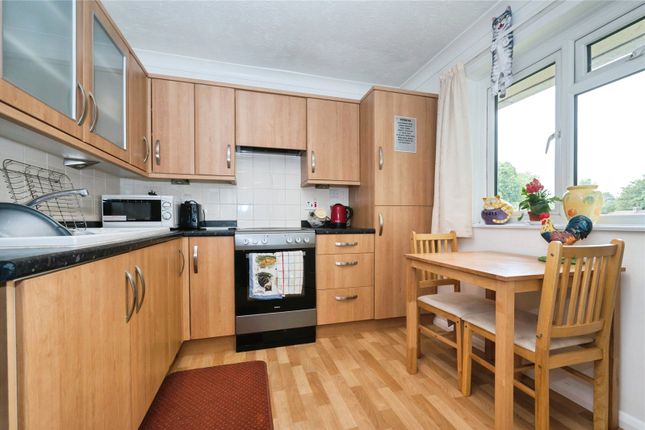 Flat 36, Grange Court, 9, Wide Lane, Hampshire photo 4