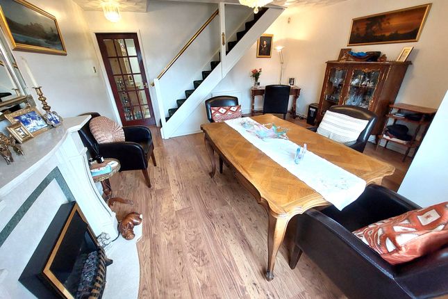 2, Ralston Close, Manchester photo 5