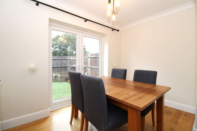 29, Ripon Road, Stevenage photo 4