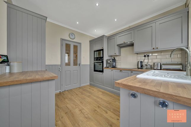 250 Pontygwindy Road, Caerphilly photo 3