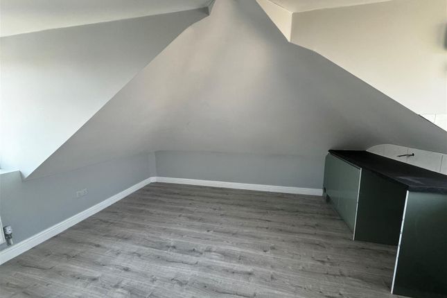 Flat 5, 59-61, Broadstone Avenue, Walsall photo 3