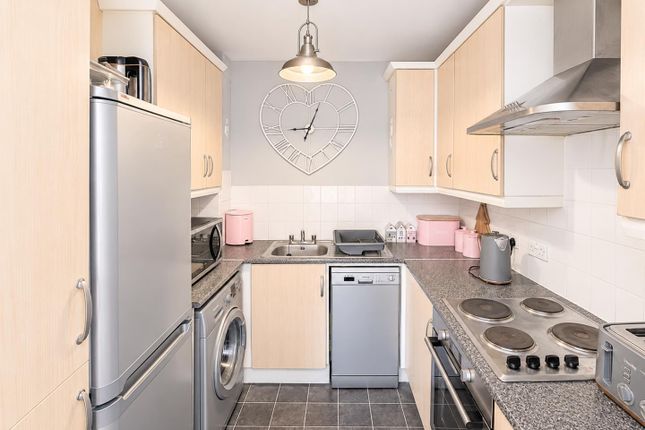 21, Wander Wharf, Kings Langley photo 4