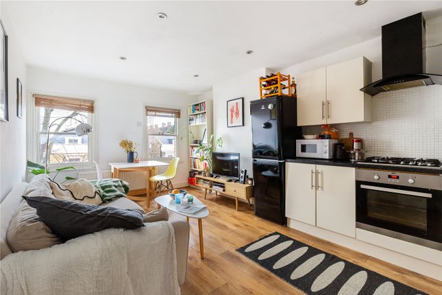 Flat for sale in Kenninghall Road, London