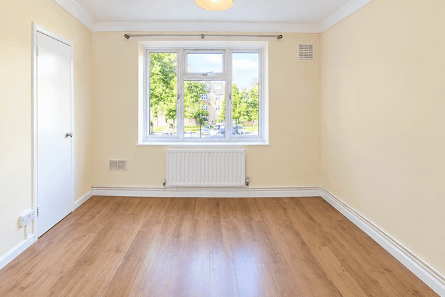 51 Pinner Grove, PINNER photo 3