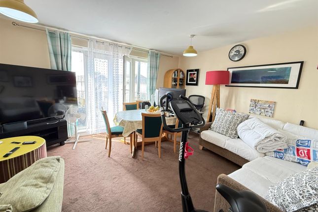 9, Blackthorn Road, Ilford photo 3
