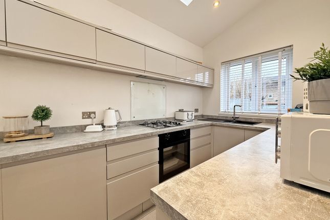 28, Heol Miles, Pontyclun photo 4