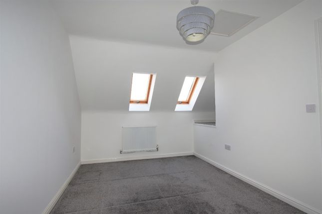 74, Grosvenor Road, Kingswood, Hull photo 4