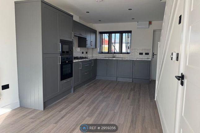 C Cricklade Road, Swindon photo 5