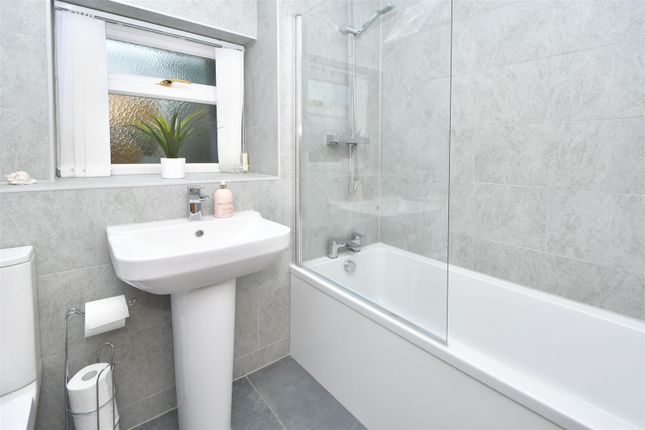 Property for sale in Petworth Close, Wistaston, Crewe