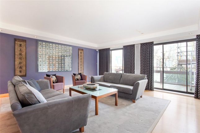 Flat 2, Crown Reach, 145, Grosvenor Road, London photo 3