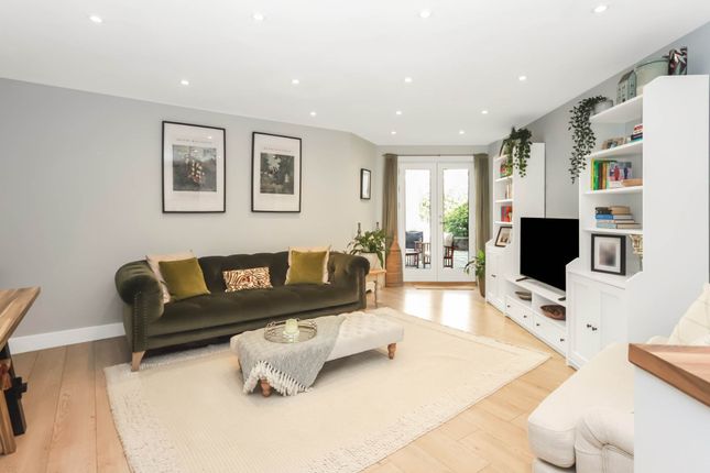 3, Brookside Court, Tring photo 4
