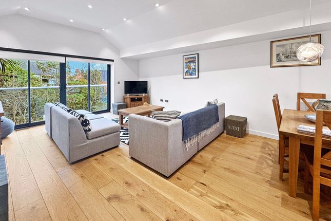 22 West Hill Road, Cowes photo 3