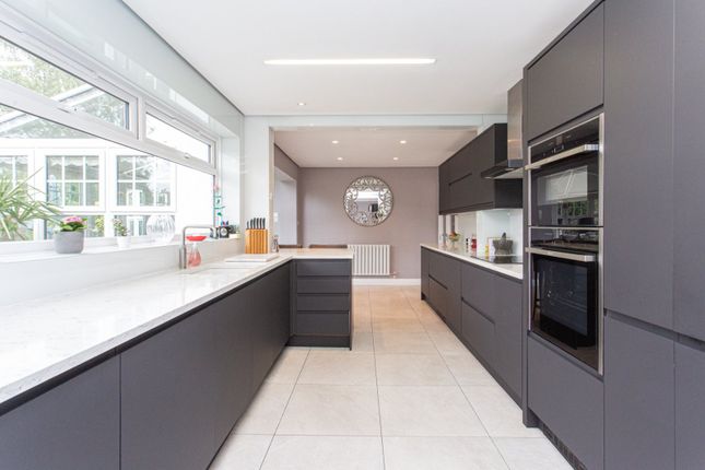 3, Orchard Close, Ashford photo 2