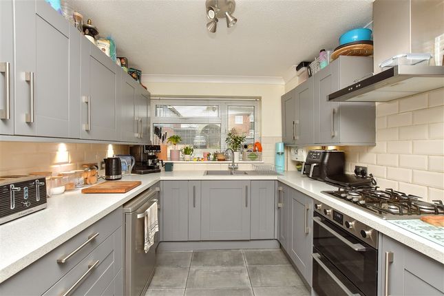 Peregrine Drive, Sittingbourne photo 2