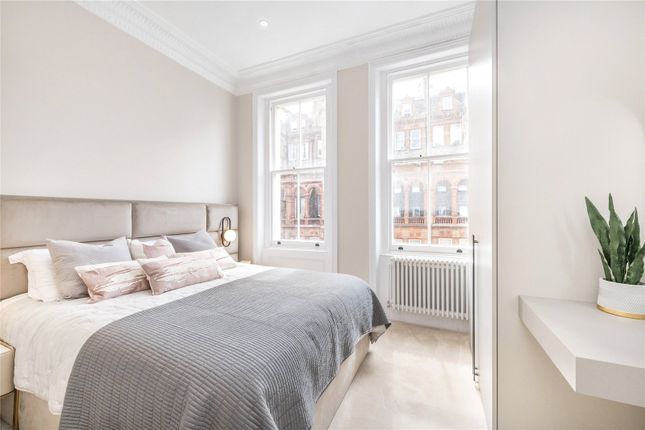 Flat for sale in Ashburn Gardens, Earls Court