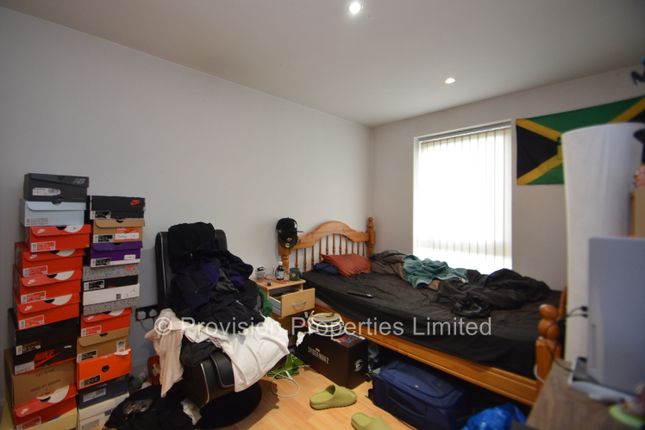 Flat to rent in Holborn Central, Hyde Park, Leeds