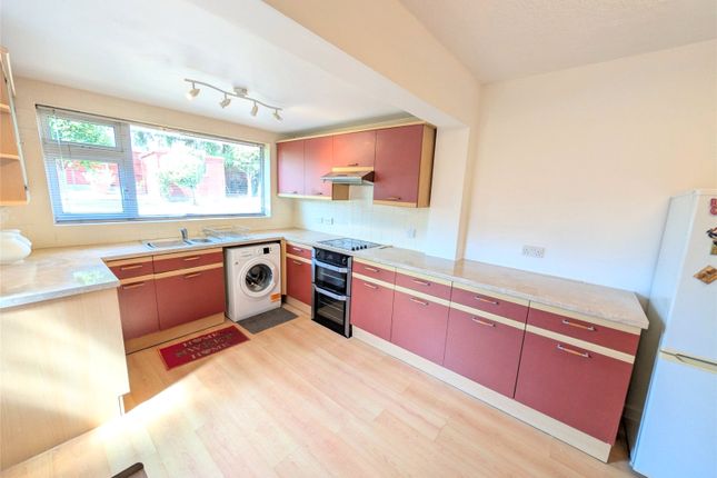 26, Woodside Avenue, Nottinghamshire photo 2