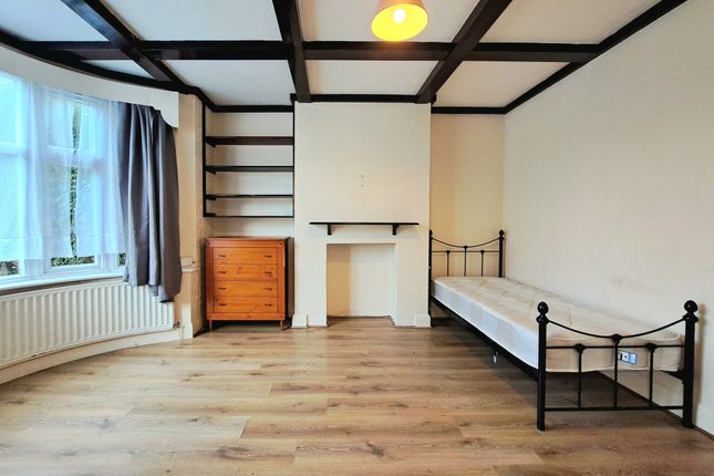 Northwick Avenue, Harrow photo 3