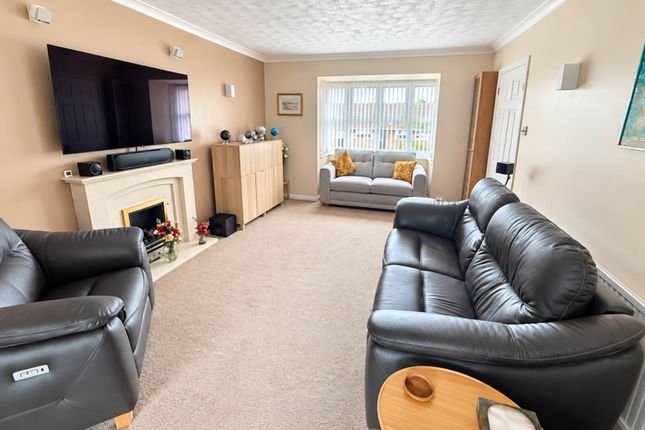 8, Lincoln Close, Exmouth photo 4