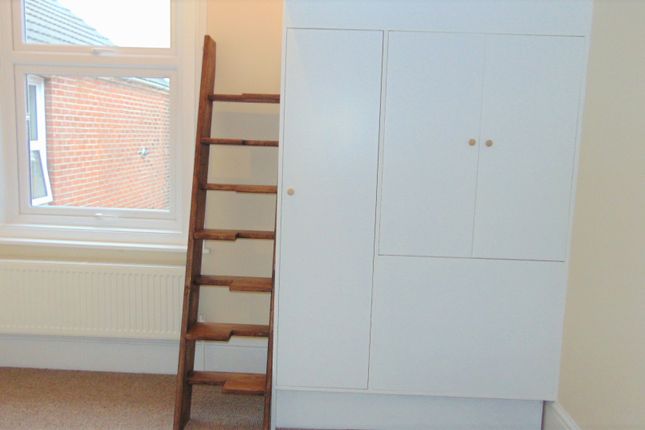 Studio to rent in Lawrence Road, Southsea