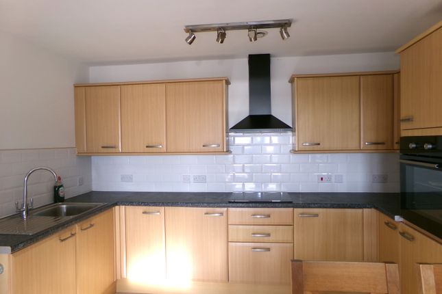 408, Mariners Court, Swansea photo 2