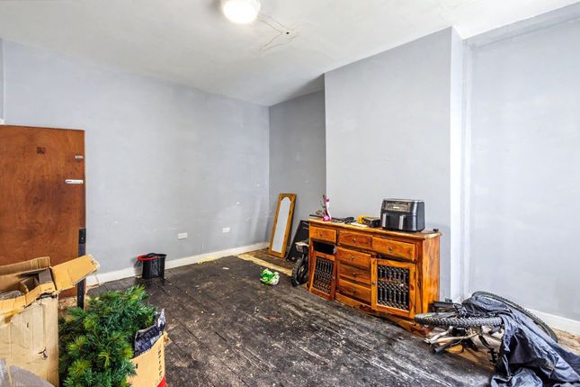 7, Willow Street, Burnley photo 4