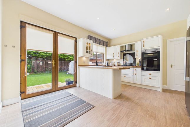 11, Glenavon Court, Larkhall photo 3