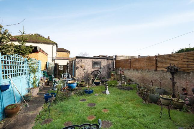 28, Money Lane, West Drayton photo 2