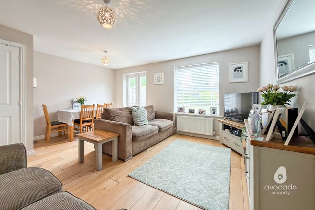 14 Blackbird Place, Bracknell, Berkshire photo 2