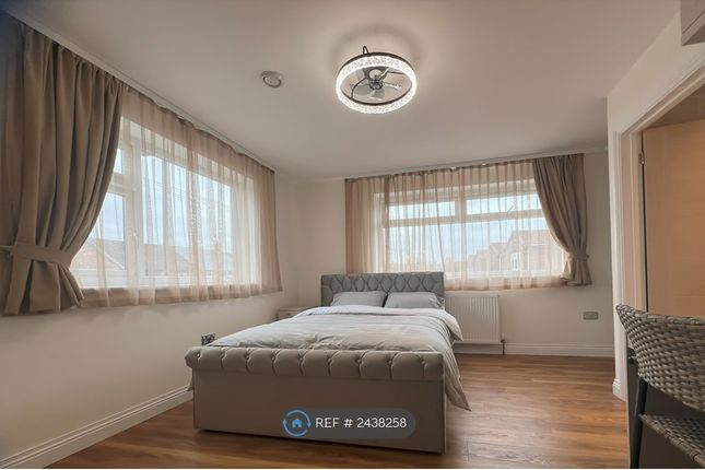 Room One (Big Room) For 2x Person