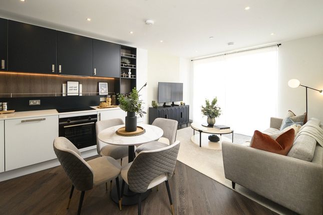 Studio flat on A.13.5 Eden Grove, Staines, £410,000