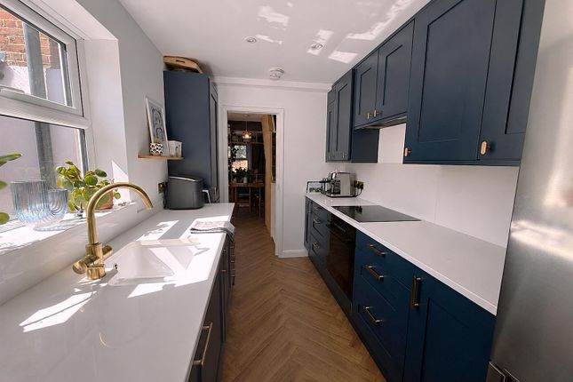 15, Armstrong Road, Englefield Green photo 3