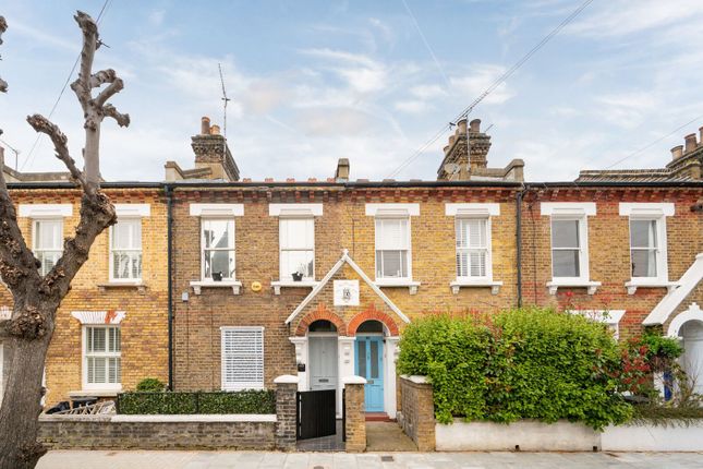 2-bed house on Eversleigh Road, Shaftesbury Estate, £2,900/mo