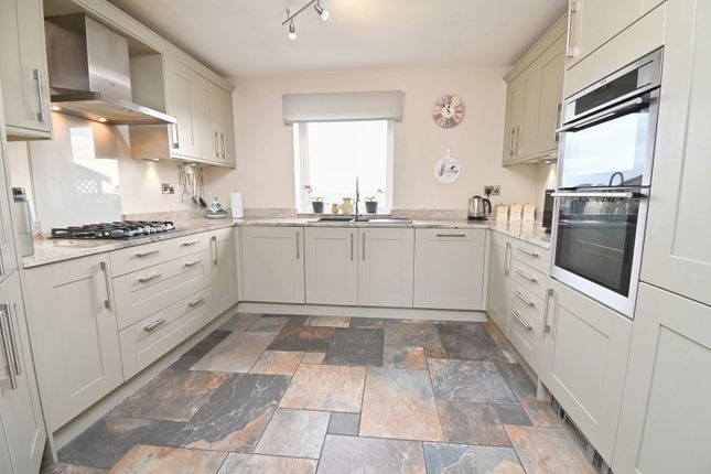 1, Violet Farm Court, Barnsley photo 4