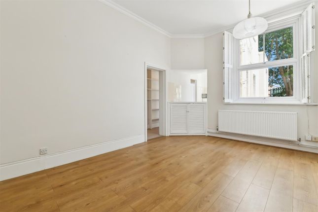 2C Burlington Court, Spencer Road, London photo 3