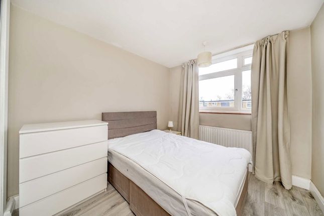 Flat 11, Crescent Court, Park Hill, London photo 3