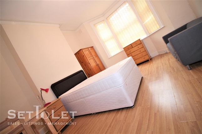 13, Flat 1, Evington Road, Leicester photo 3